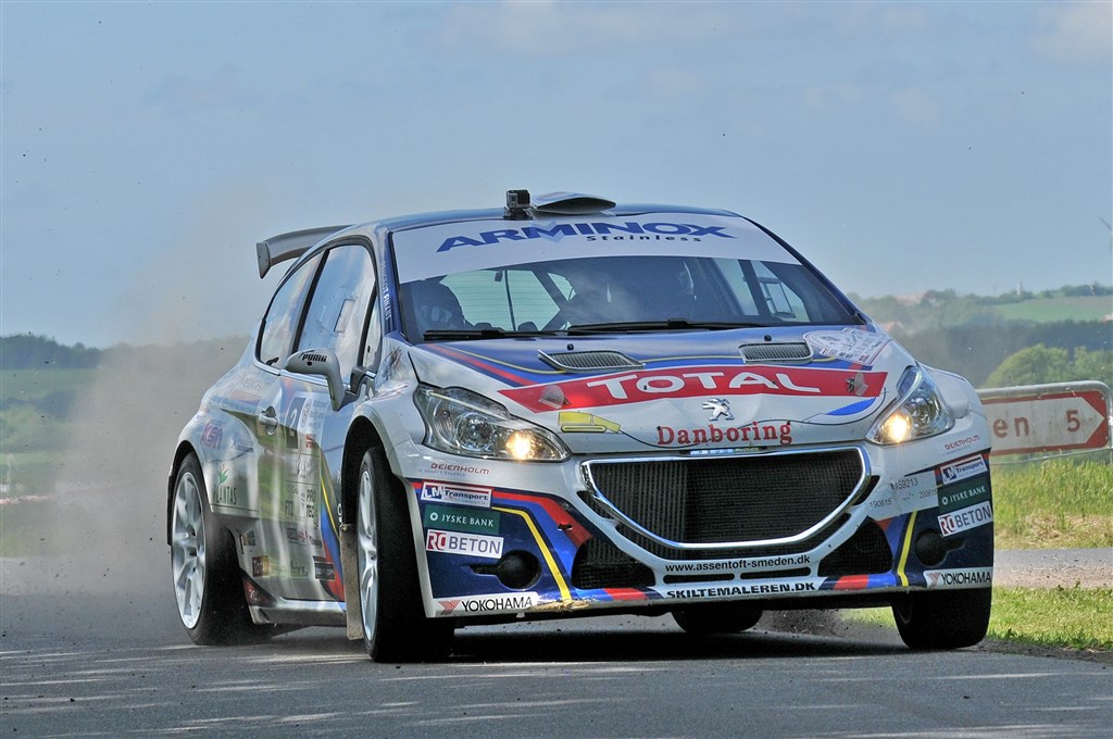 Christian Jensen og Freddy Pedersen udbyggede deres føring i 4WD-divisionen.
(Foto: rallypics.dk)